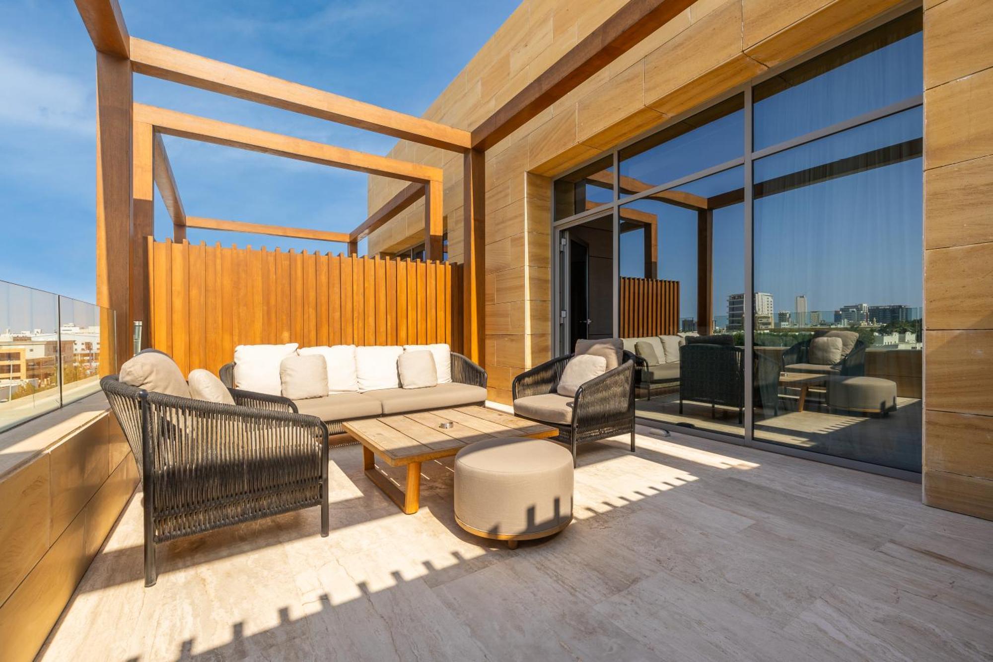 Shirvan Hotel City Yard Yidda Exterior foto The Terrace