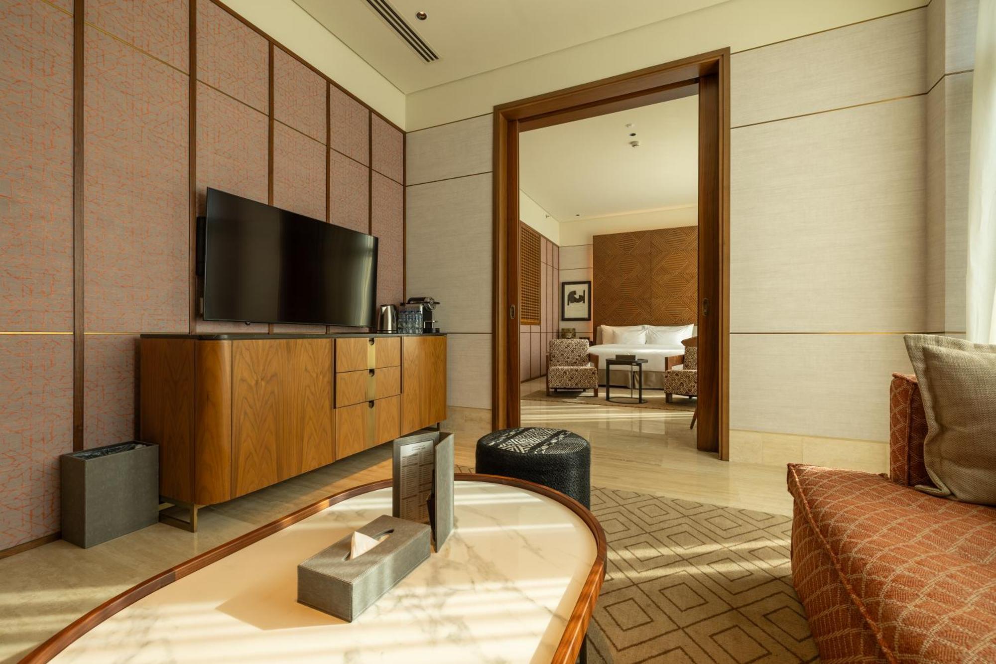 Shirvan Hotel City Yard Yidda Exterior foto A suite at the Ritz-Carlton, Dubai